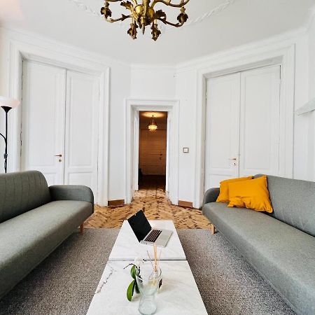 Sada Art Gallery Apartment Бухарест Екстер'єр фото