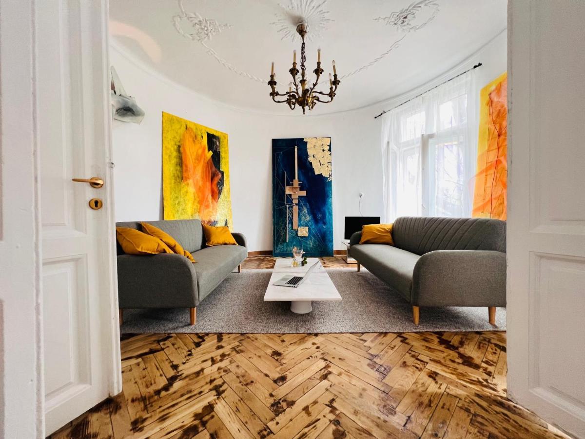 Sada Art Gallery Apartment Бухарест Екстер'єр фото