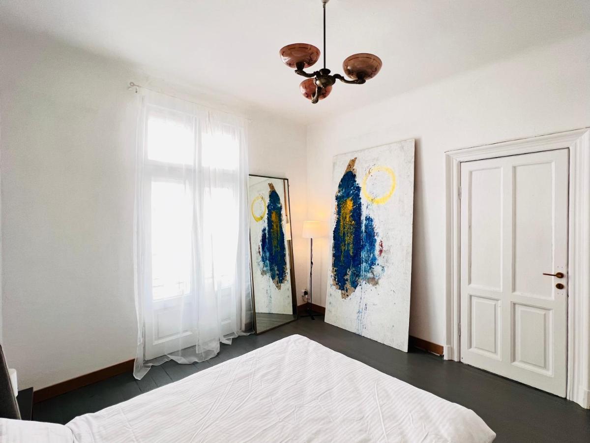 Sada Art Gallery Apartment Бухарест Екстер'єр фото