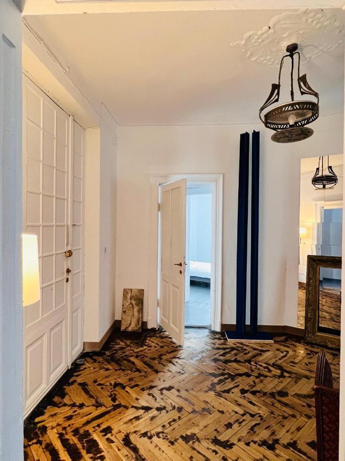 Sada Art Gallery Apartment Бухарест Екстер'єр фото