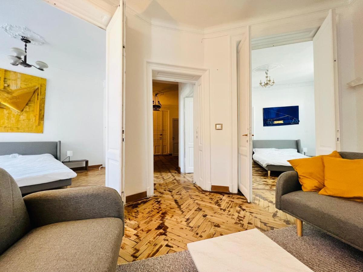Sada Art Gallery Apartment Бухарест Екстер'єр фото