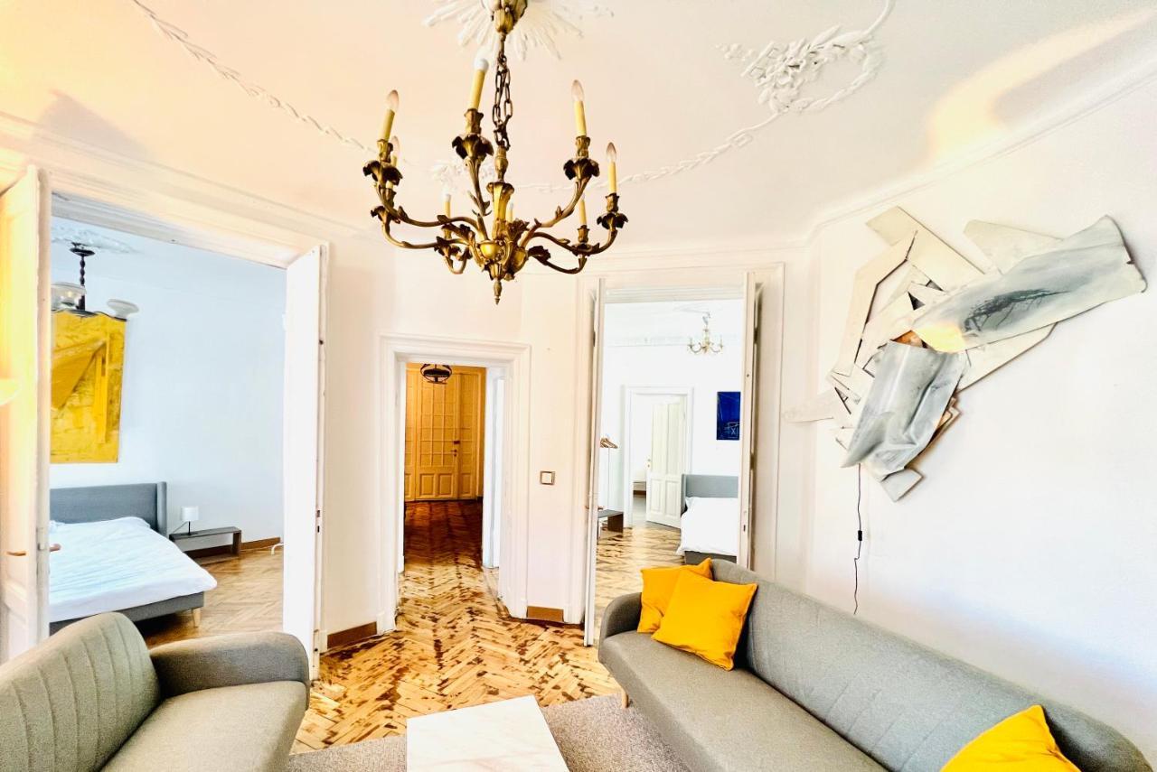 Sada Art Gallery Apartment Бухарест Екстер'єр фото