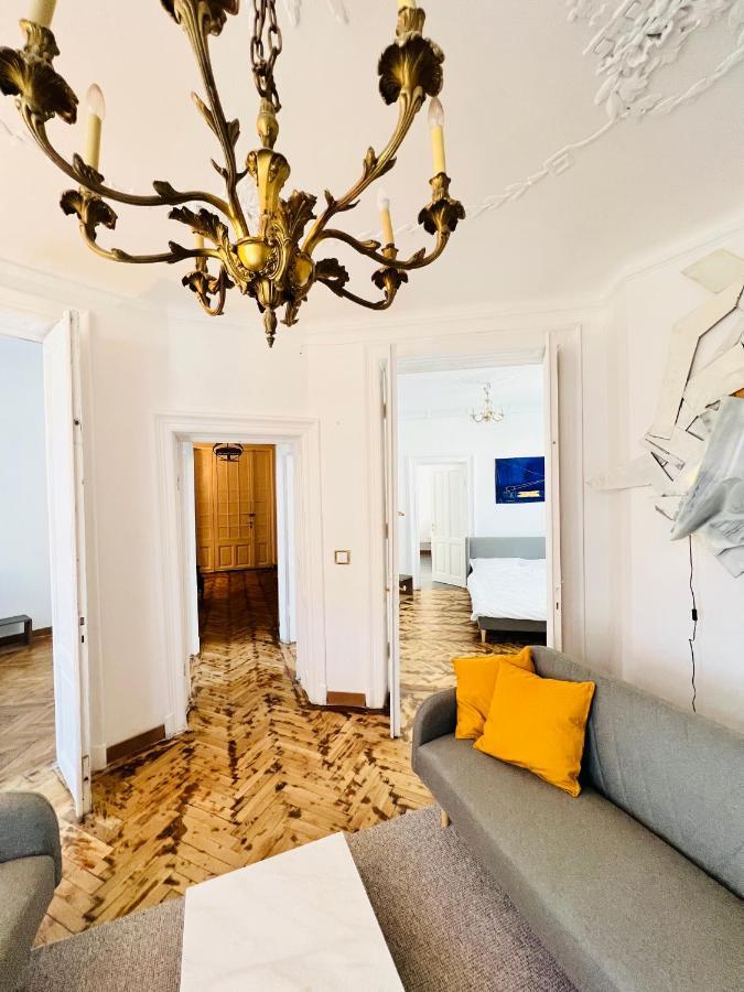 Sada Art Gallery Apartment Бухарест Екстер'єр фото