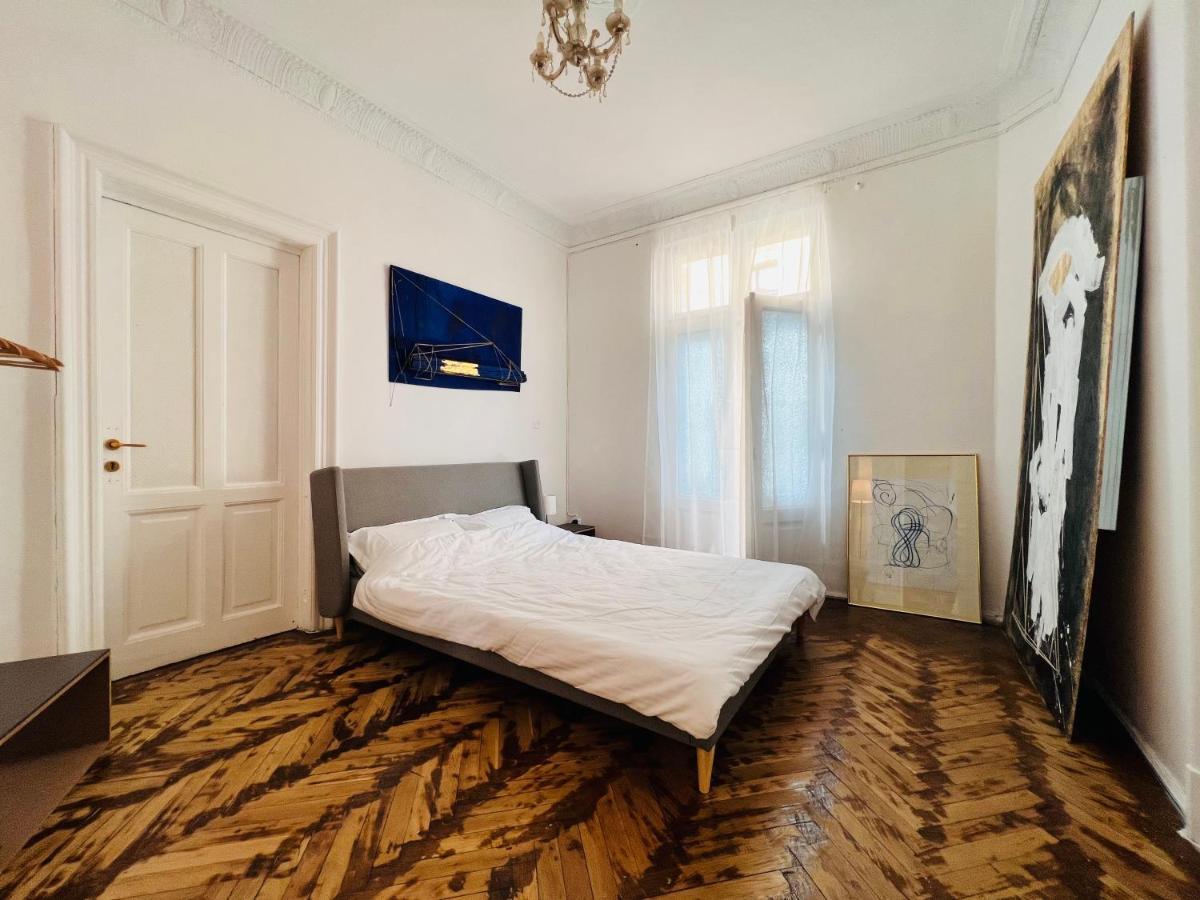 Sada Art Gallery Apartment Бухарест Екстер'єр фото